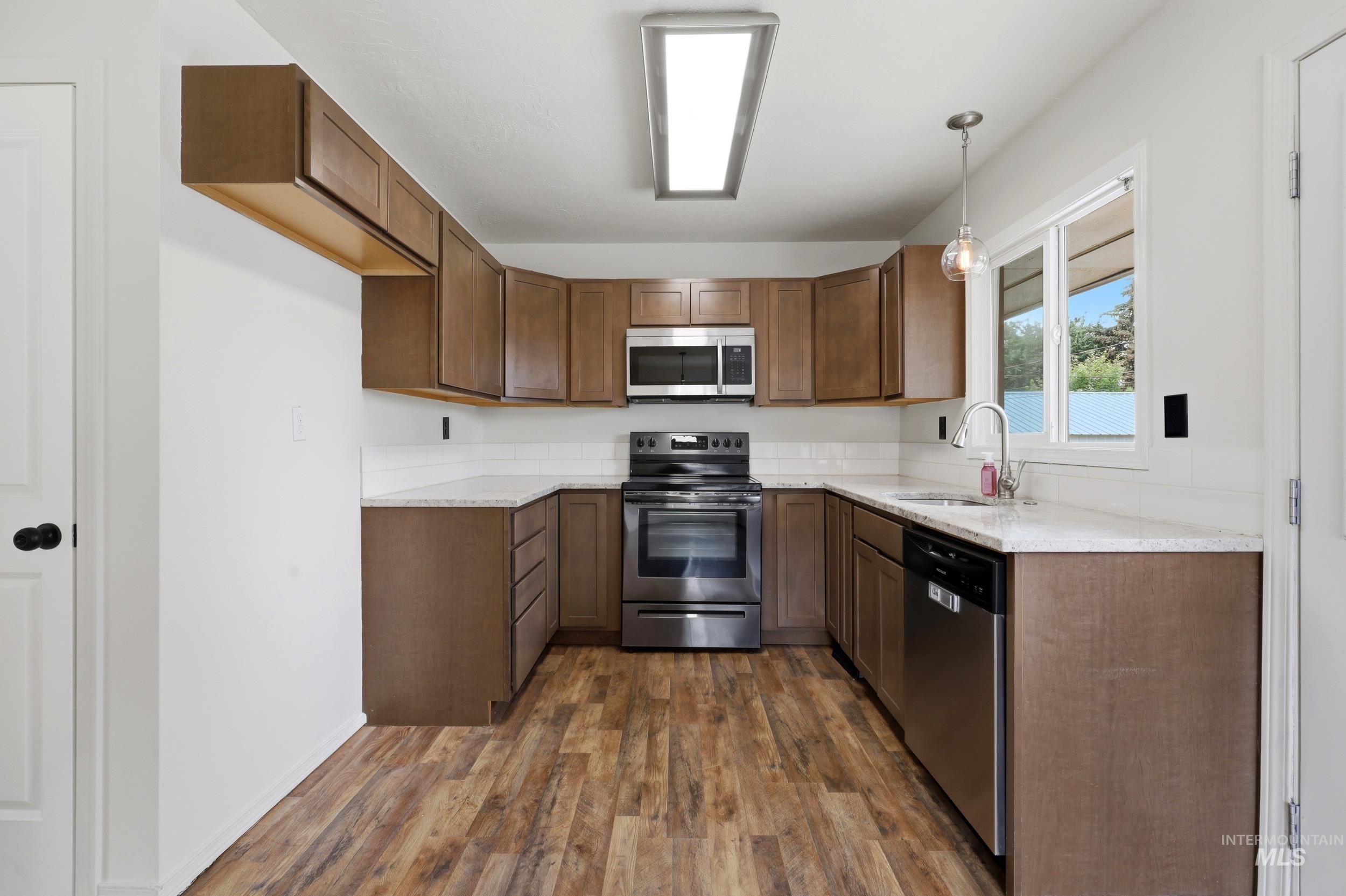 2813 N Francis St, Coeur d'Alene, Idaho 83815, 4 Bedrooms, 2 Bathrooms, Residential For Sale, Price $475,000,MLS 98995919