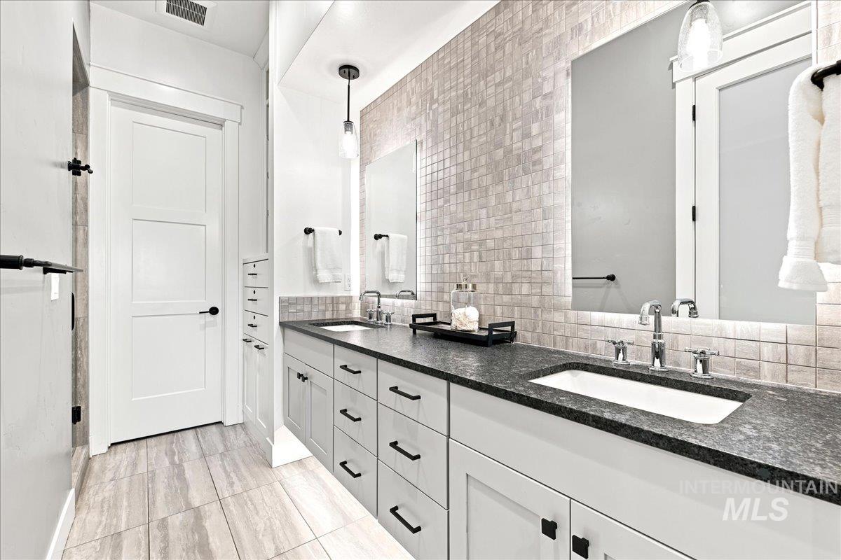 6639 N Asissi LN, Meridian, Idaho 83646, 3 Bedrooms, 3 Bathrooms, Residential For Sale, Price $635,000,MLS 98995920