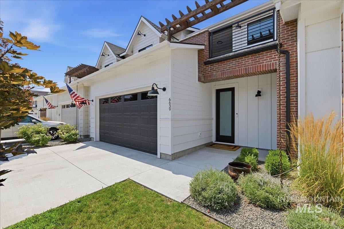 6639 N Asissi LN, Meridian, Idaho 83646, 3 Bedrooms, 3 Bathrooms, Residential For Sale, Price $635,000,MLS 98995920