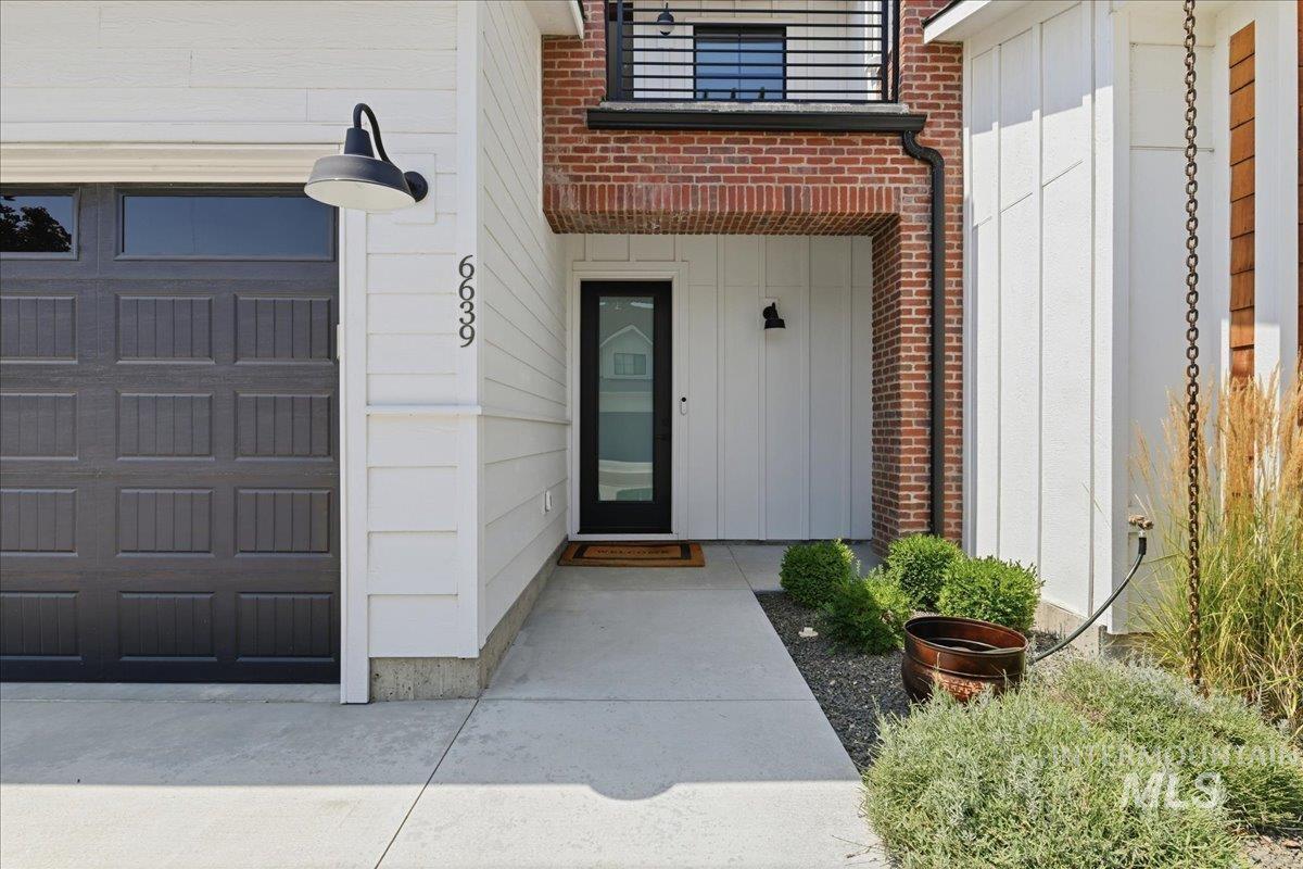 6639 N Asissi LN, Meridian, Idaho 83646, 3 Bedrooms, 3 Bathrooms, Residential For Sale, Price $635,000,MLS 98995920