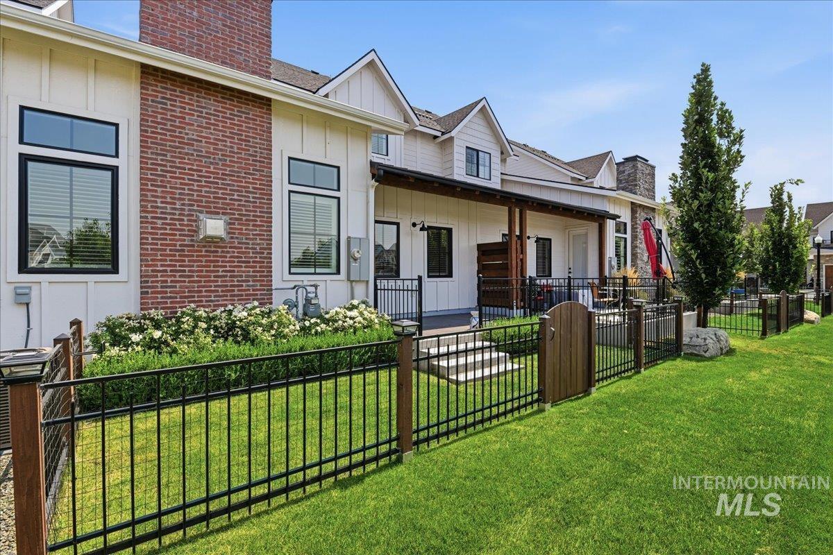 6639 N Asissi LN, Meridian, Idaho 83646, 3 Bedrooms, 3 Bathrooms, Residential For Sale, Price $635,000,MLS 98995920