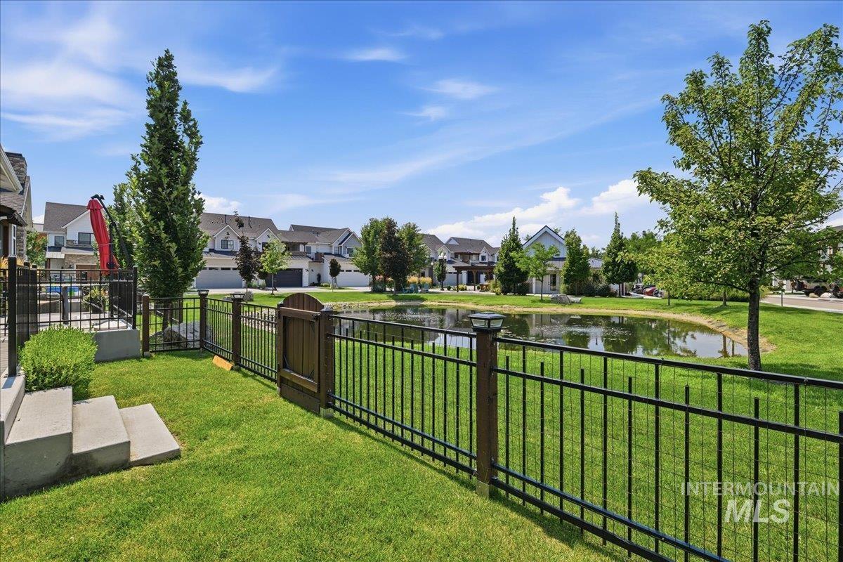 6639 N Asissi LN, Meridian, Idaho 83646, 3 Bedrooms, 3 Bathrooms, Residential For Sale, Price $635,000,MLS 98995920