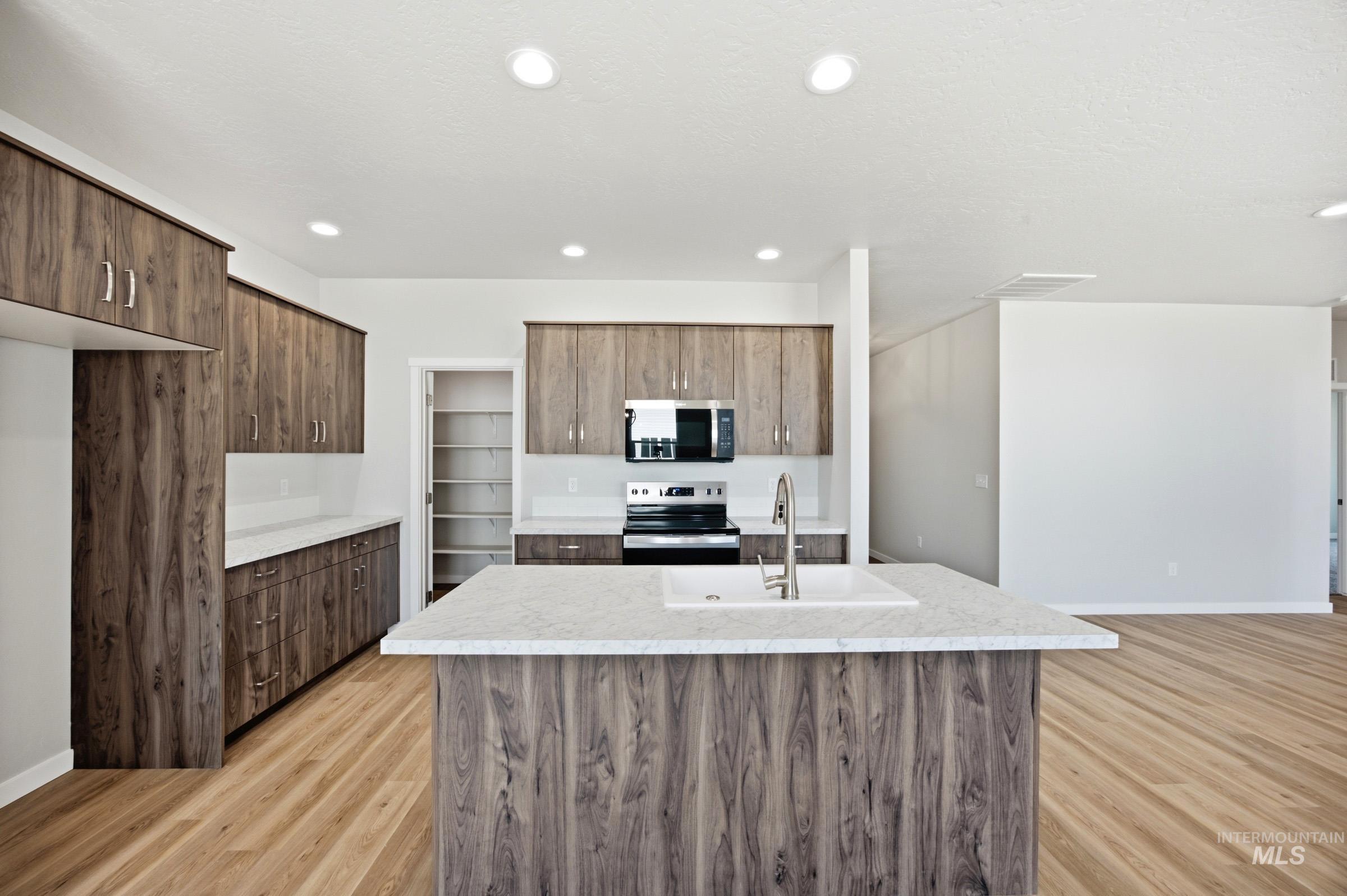 1674 Celina St, Middleton, Idaho 83644, 4 Bedrooms, 2 Bathrooms, Residential For Sale, Price $459,990,MLS 98995922