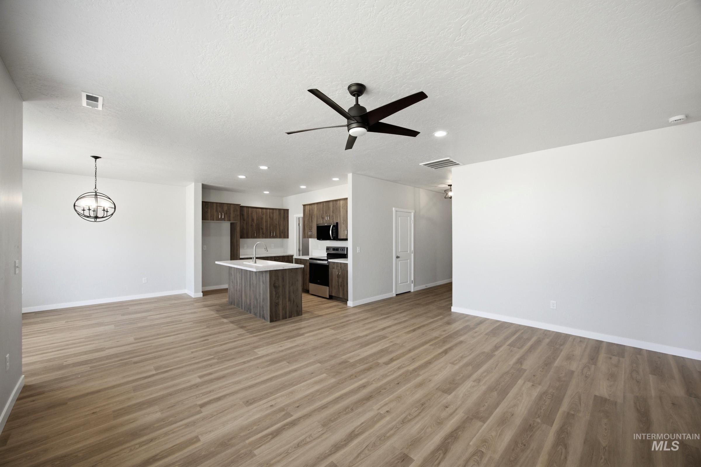 1674 Celina St, Middleton, Idaho 83644, 4 Bedrooms, 2 Bathrooms, Residential For Sale, Price $459,990,MLS 98995922