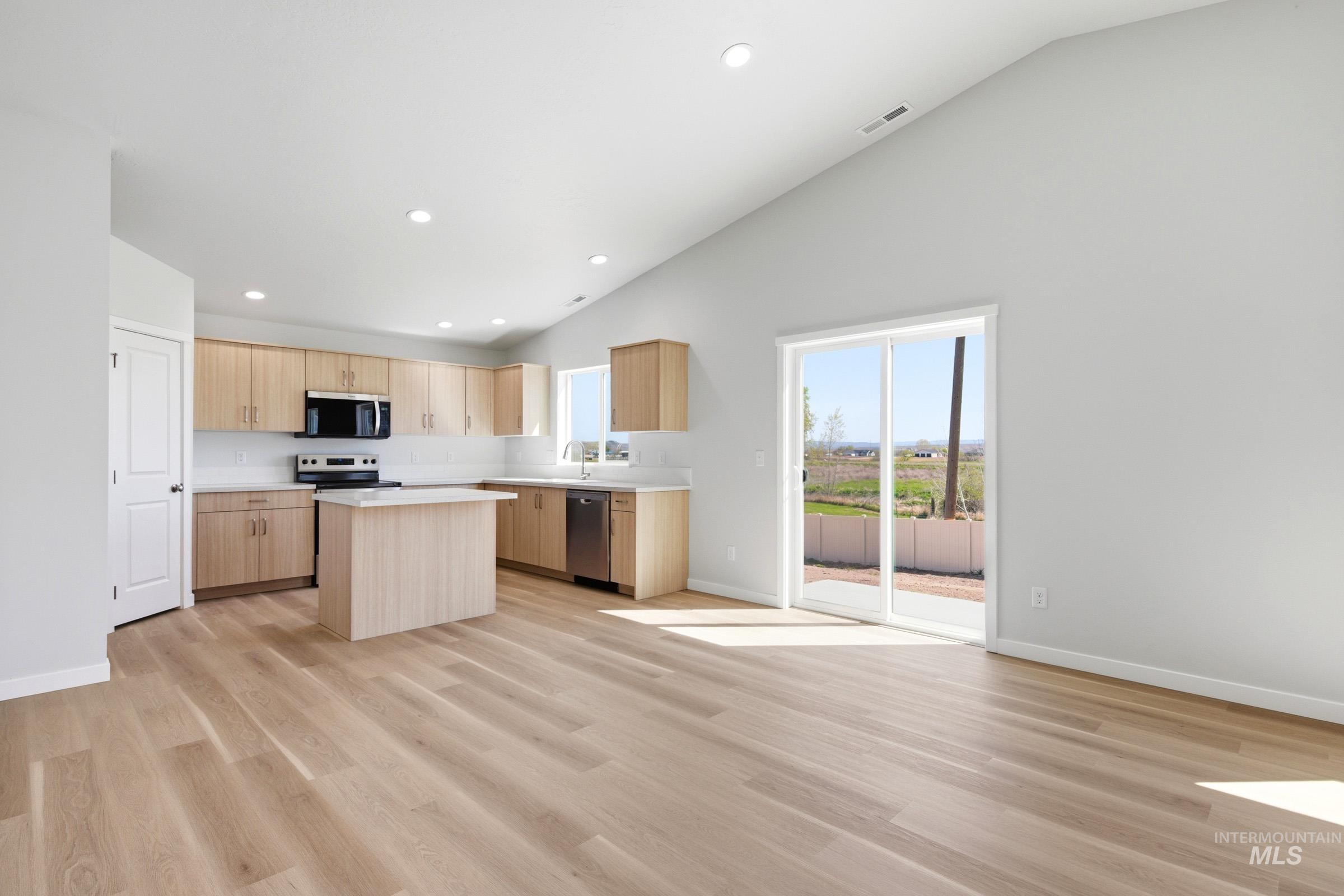 1655 Celina St, Middleton, Idaho 83644, 4 Bedrooms, 2 Bathrooms, Residential For Sale, Price $464,990,MLS 98995925