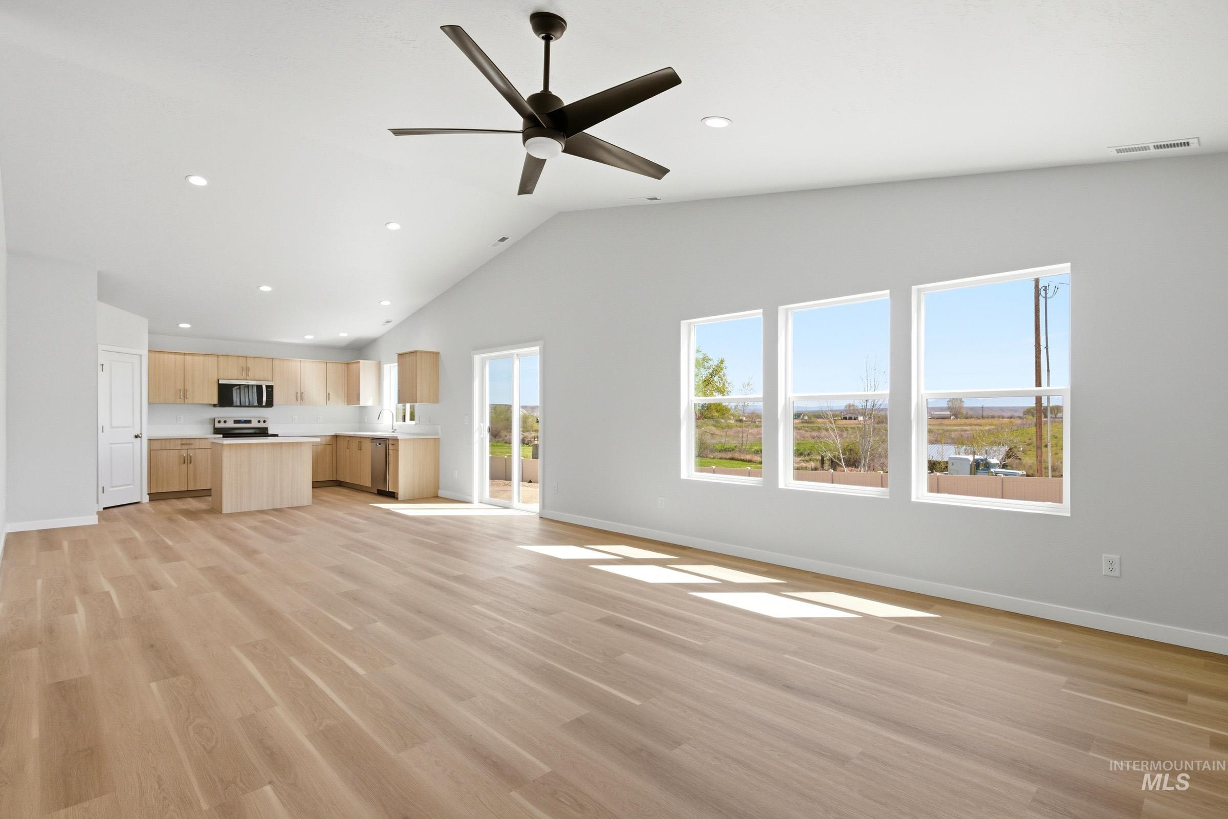 1655 Celina St, Middleton, Idaho 83644, 4 Bedrooms, 2 Bathrooms, Residential For Sale, Price $464,990,MLS 98995925