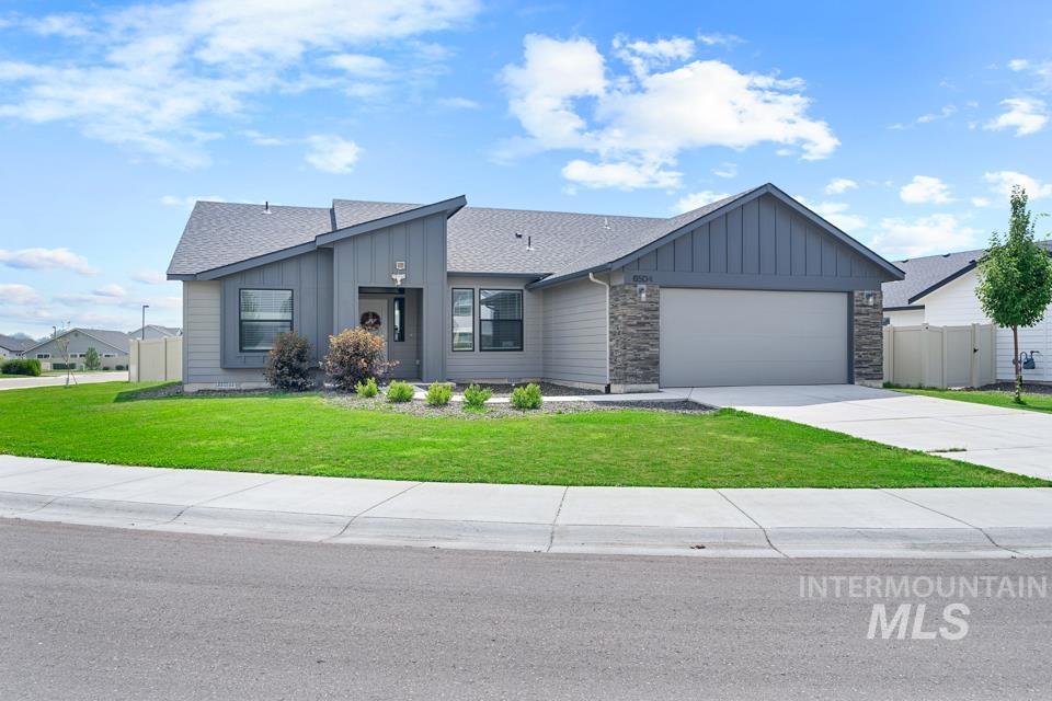 6504 S Dedication Way, Meridian, Idaho 83642, 4 Bedrooms, 2 Bathrooms, Residential For Sale, Price $435,000,MLS 98995931