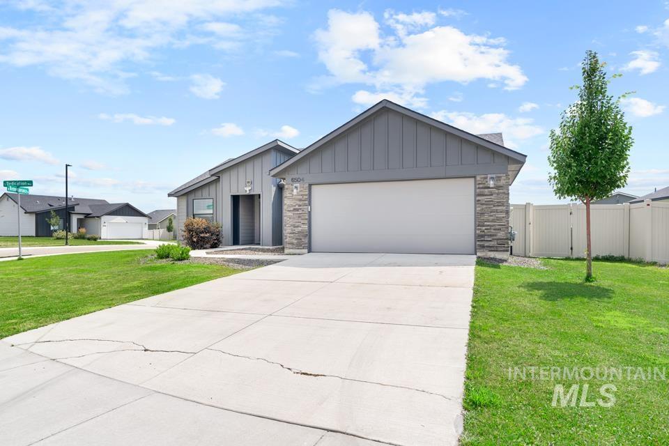 6504 S Dedication Way, Meridian, Idaho 83642, 4 Bedrooms, 2 Bathrooms, Residential For Sale, Price $435,000,MLS 98995931