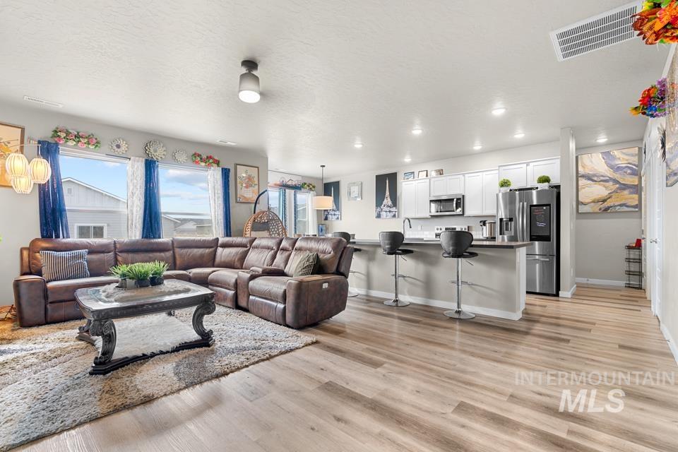6504 S Dedication Way, Meridian, Idaho 83642, 4 Bedrooms, 2 Bathrooms, Residential For Sale, Price $435,000,MLS 98995931