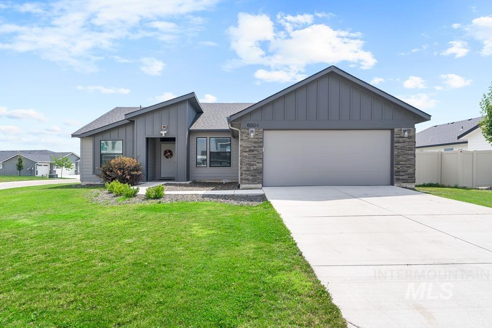 6504 S Dedication Way, Meridian, Idaho 83642, 4 Bedrooms, 2 Bathrooms, Residential For Sale, Price $435,000,MLS 98995931