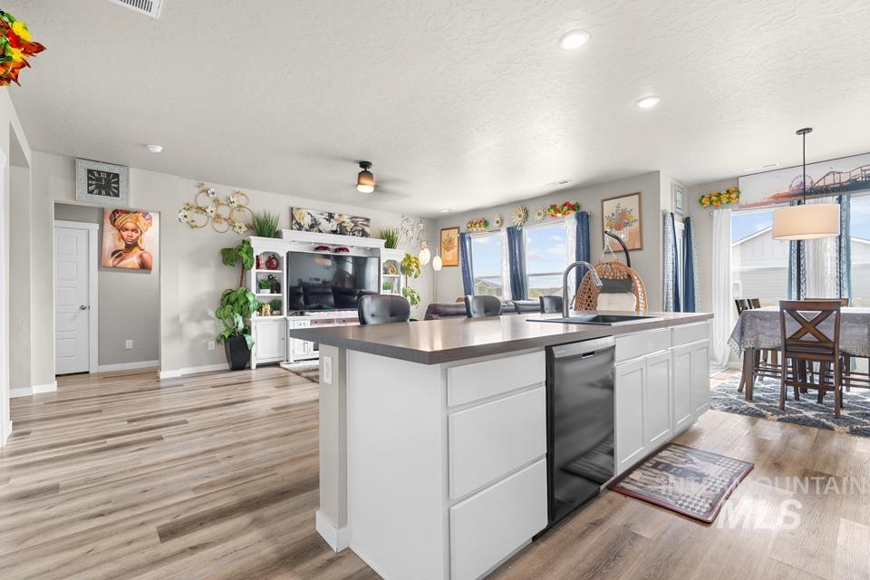 6504 S Dedication Way, Meridian, Idaho 83642, 4 Bedrooms, 2 Bathrooms, Residential For Sale, Price $435,000,MLS 98995931