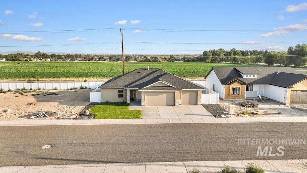 1243 Magic Rd, Twin Falls, Idaho 83301, 3 Bedrooms, 2 Bathrooms, Residential For Sale, Price $457,500,MLS 98995934