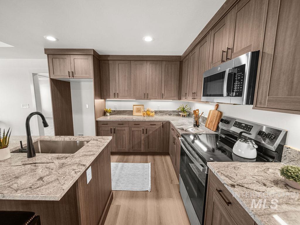 1243 Magic Rd, Twin Falls, Idaho 83301, 3 Bedrooms, 2 Bathrooms, Residential For Sale, Price $457,500,MLS 98995934