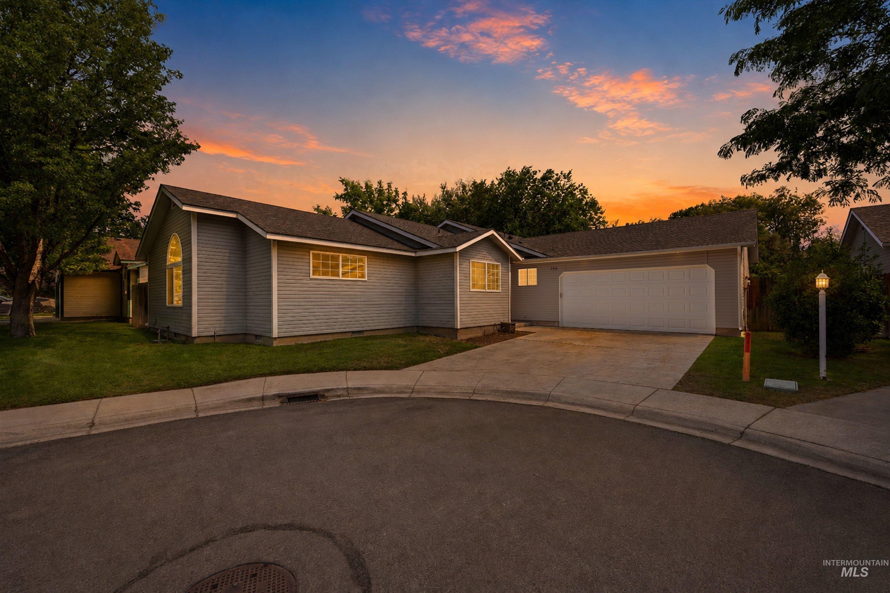 746 S Coral Pl, Boise, Idaho 83705, 3 Bedrooms, 2 Bathrooms, Residential For Sale, Price $525,000,MLS 98995942