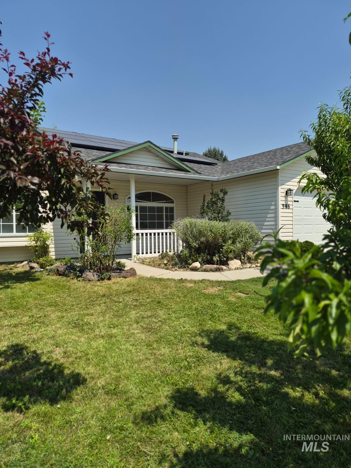 946 Johnson Dr, Middleton, Idaho 83644, 3 Bedrooms, 2 Bathrooms, Residential For Sale, Price $354,900,MLS 98995954