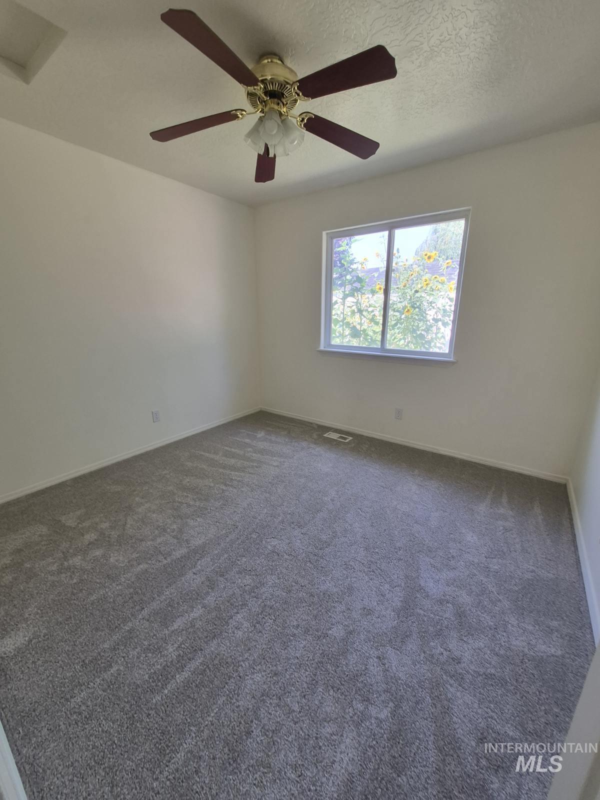 946 Johnson Dr, Middleton, Idaho 83644, 3 Bedrooms, 2 Bathrooms, Residential For Sale, Price $354,900,MLS 98995954