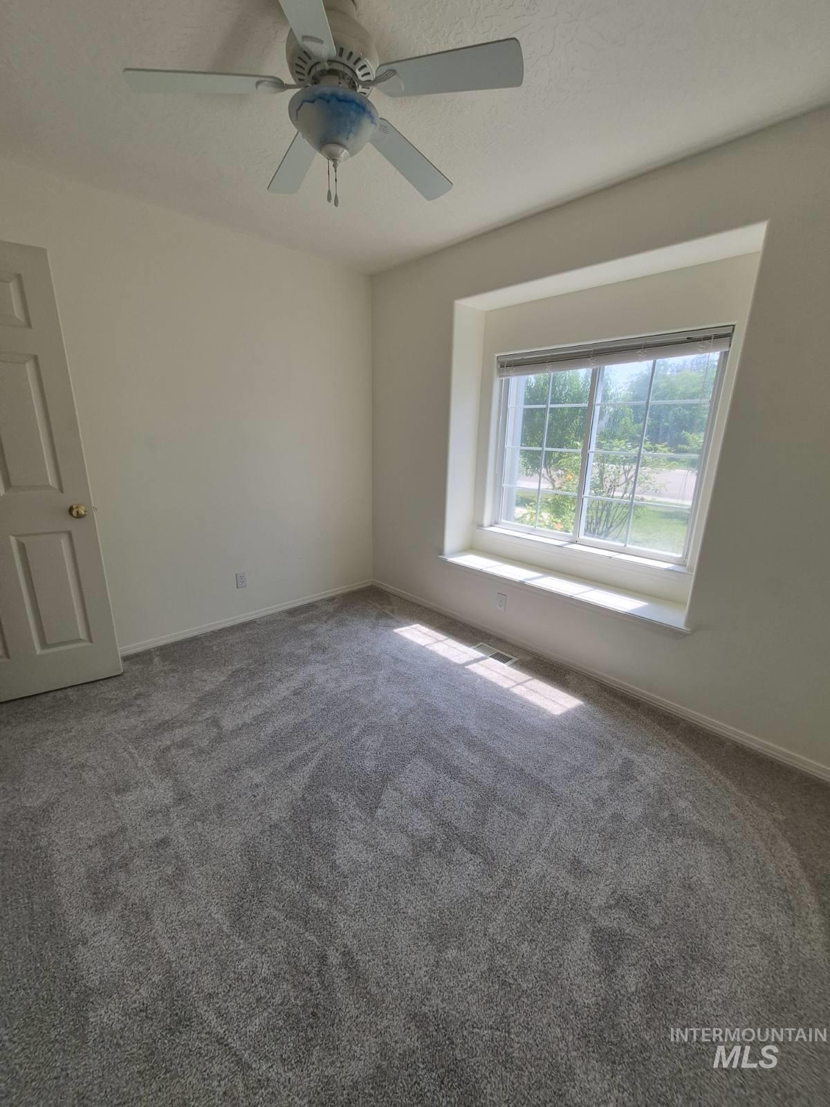 946 Johnson Dr, Middleton, Idaho 83644, 3 Bedrooms, 2 Bathrooms, Residential For Sale, Price $354,900,MLS 98995954