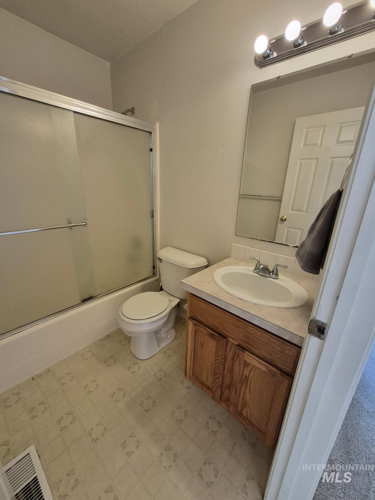 946 Johnson Dr, Middleton, Idaho 83644, 3 Bedrooms, 2 Bathrooms, Residential For Sale, Price $354,900,MLS 98995954