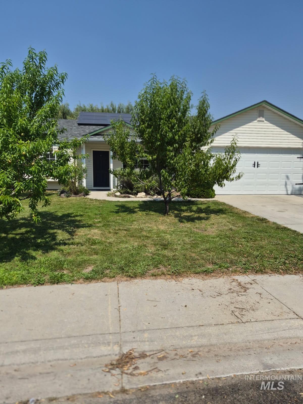 946 Johnson Dr, Middleton, Idaho 83644, 3 Bedrooms, 2 Bathrooms, Residential For Sale, Price $354,900,MLS 98995954