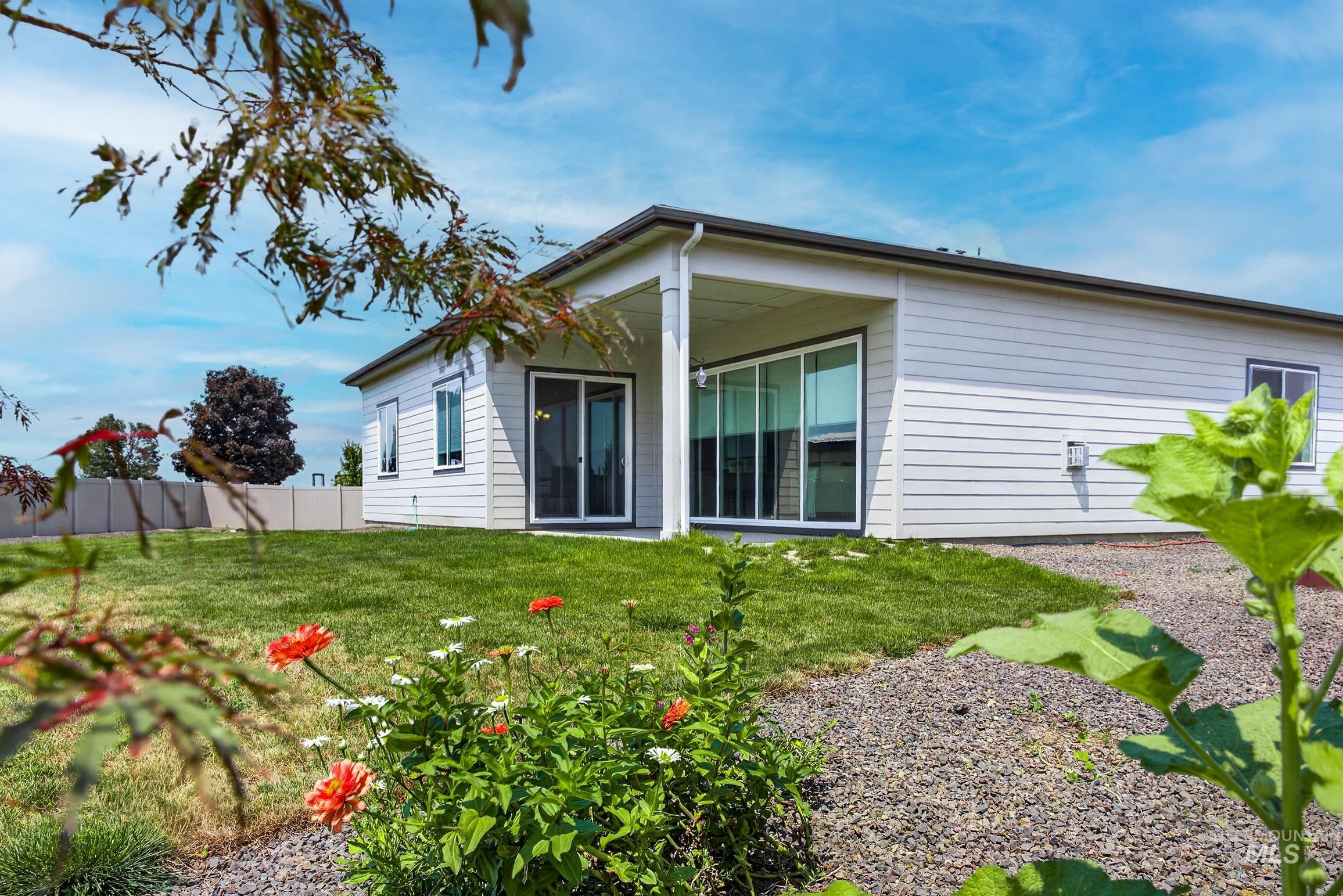 18399 N Moon Flower Ave, Nampa, Idaho 83687, 4 Bedrooms, 3.5 Bathrooms, Residential For Sale, Price $699,900,MLS 98995977