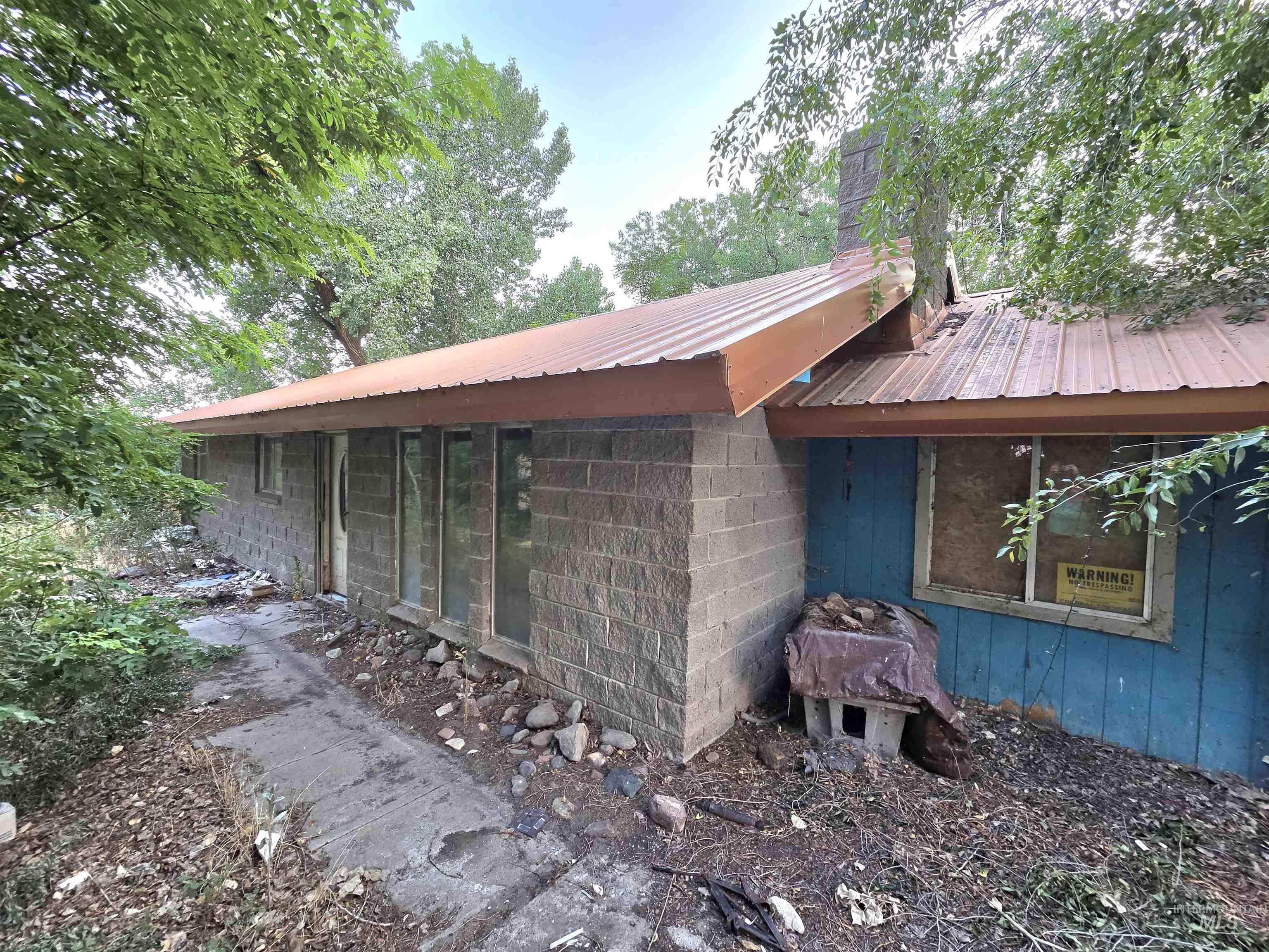 757 Foothill Dr, Ontario, Oregon 97914, 3 Bedrooms, 2 Bathrooms, Residential For Sale, Price $300,000, 98995995