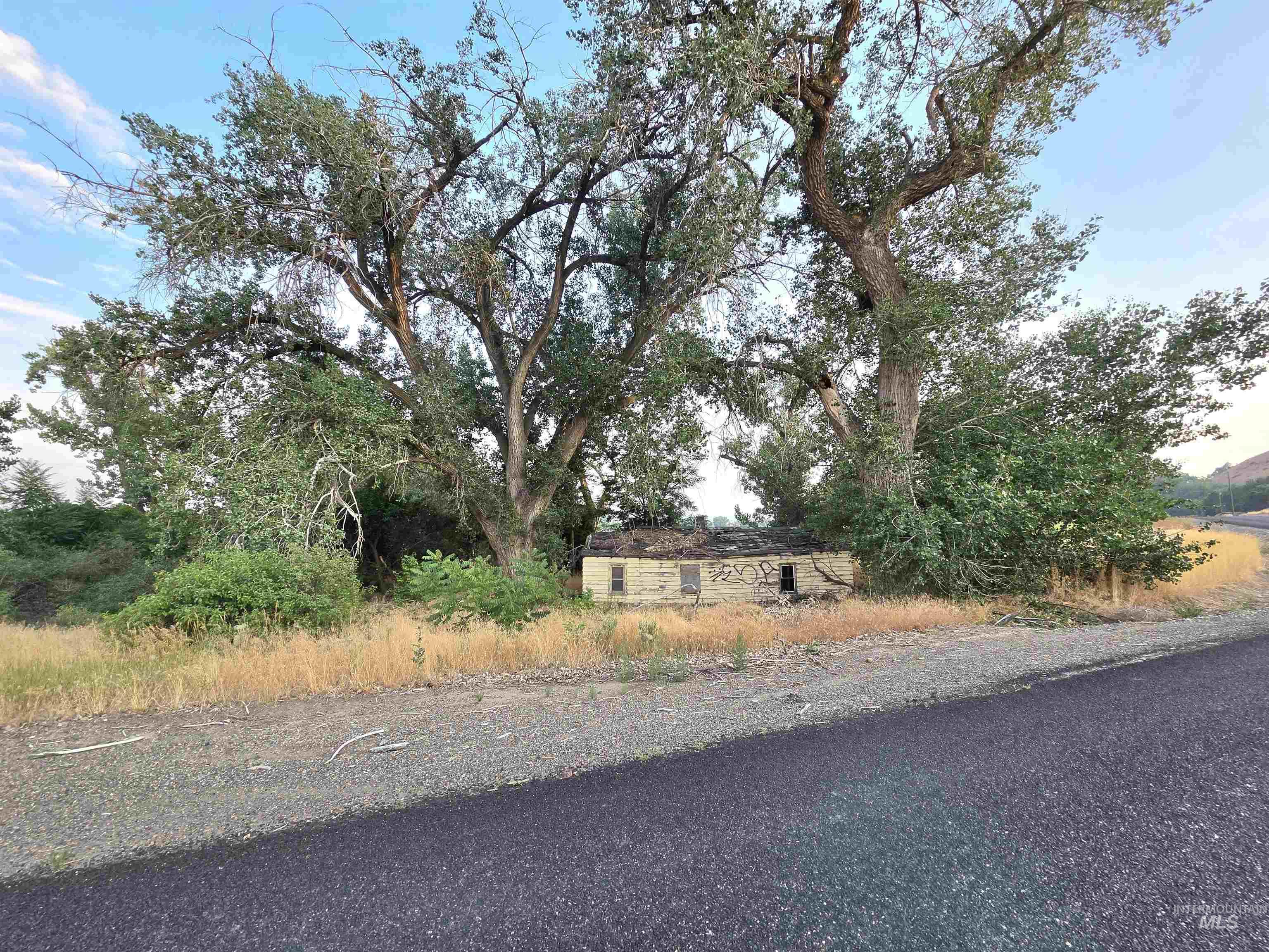757 Foothill Dr, Ontario, Oregon 97914, 3 Bedrooms, 2 Bathrooms, Residential For Sale, Price $289,000,MLS 98995995