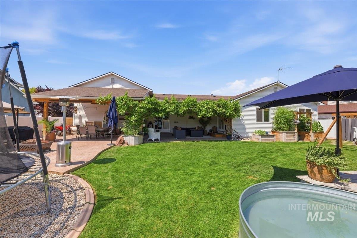 376 S Lodestone, Meridian, Idaho 83642, 4 Bedrooms, 3 Bathrooms, Residential For Sale, Price $549,900,MLS 98996012