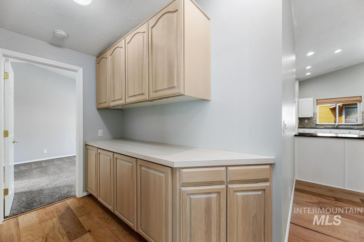 8377 W Willowdale Drive, Garden City, Idaho 83714, 2 Bedrooms, 2 Bathrooms, Residential For Sale, Price $479,900,MLS 98996018