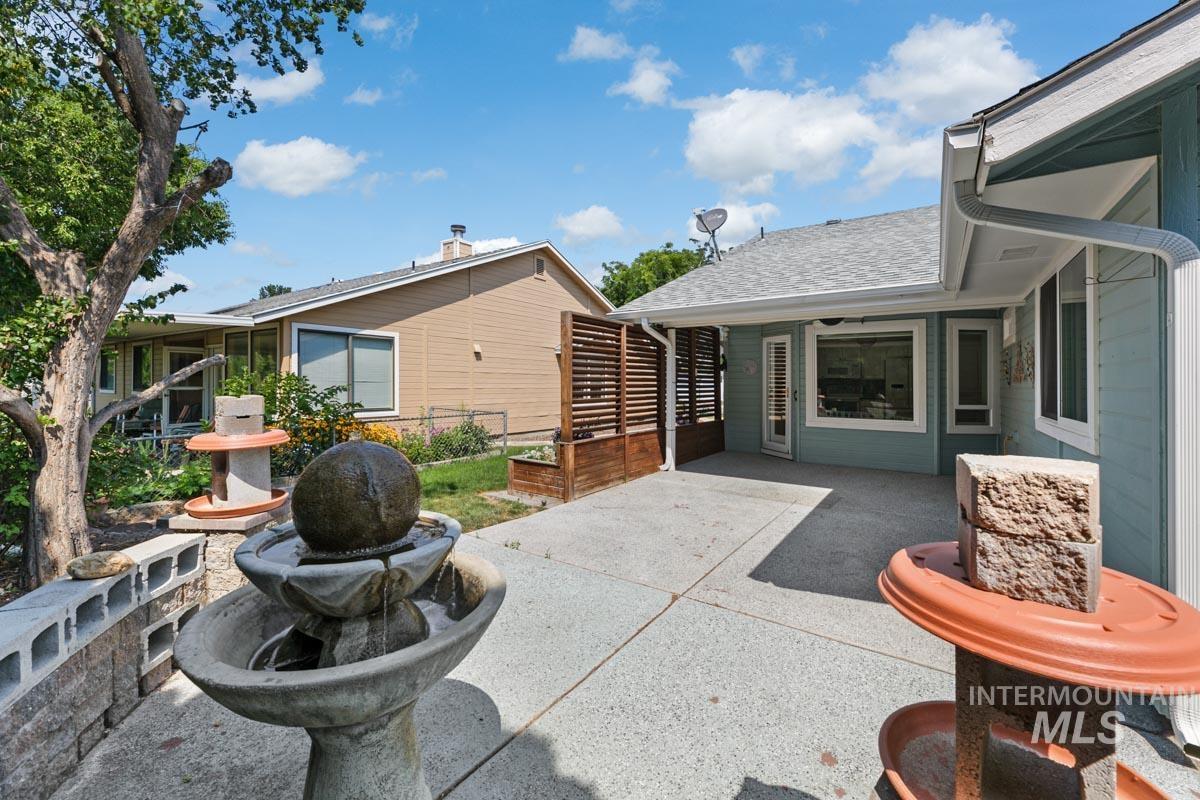 8377 W Willowdale Drive, Garden City, Idaho 83714, 2 Bedrooms, 2 Bathrooms, Residential For Sale, Price $479,900,MLS 98996018