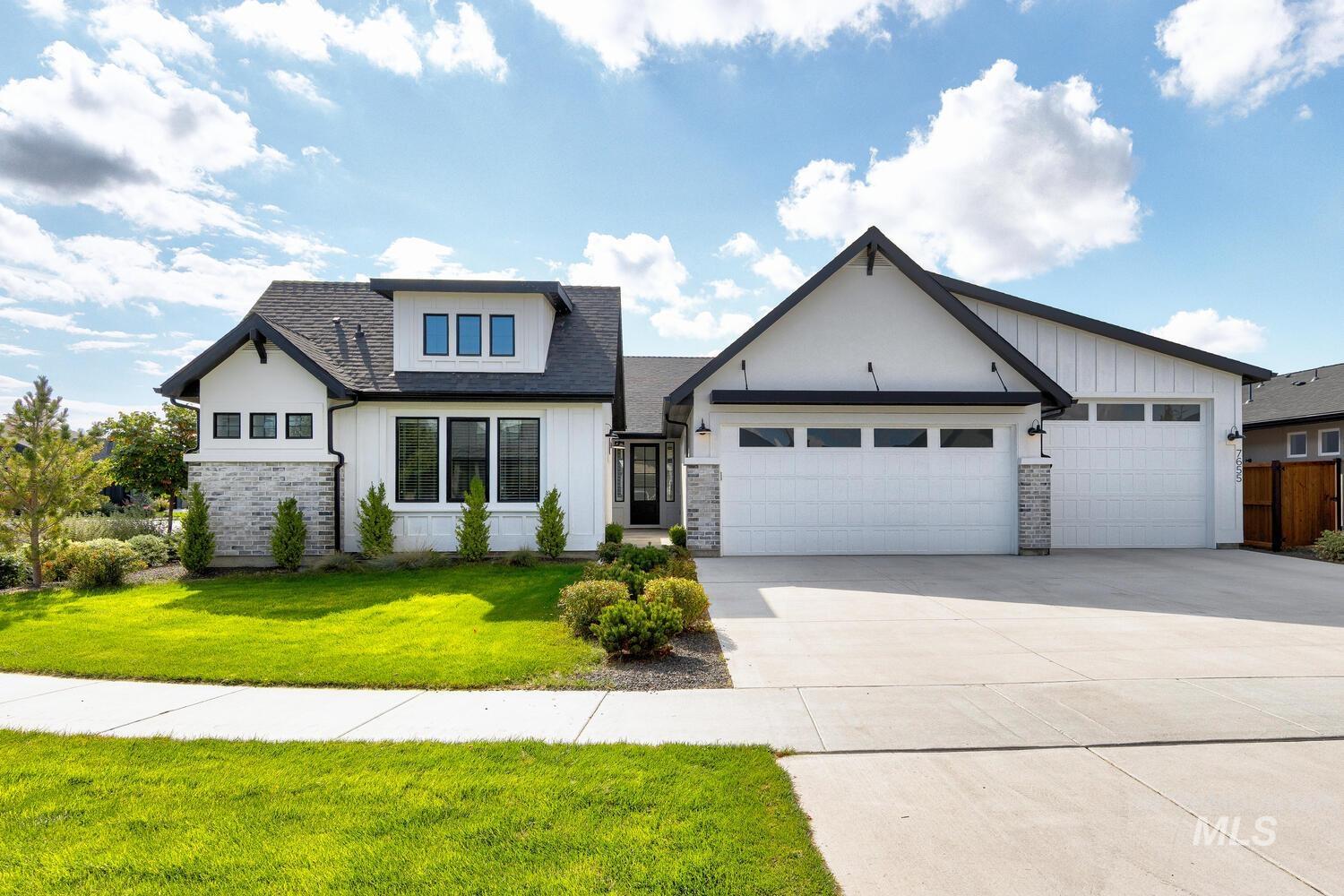 7655 W Meltwater Ln, Eagle, Idaho 83616, 4 Bedrooms, 2.5 Bathrooms, Residential For Sale, Price $1,175,000,MLS 98996023
