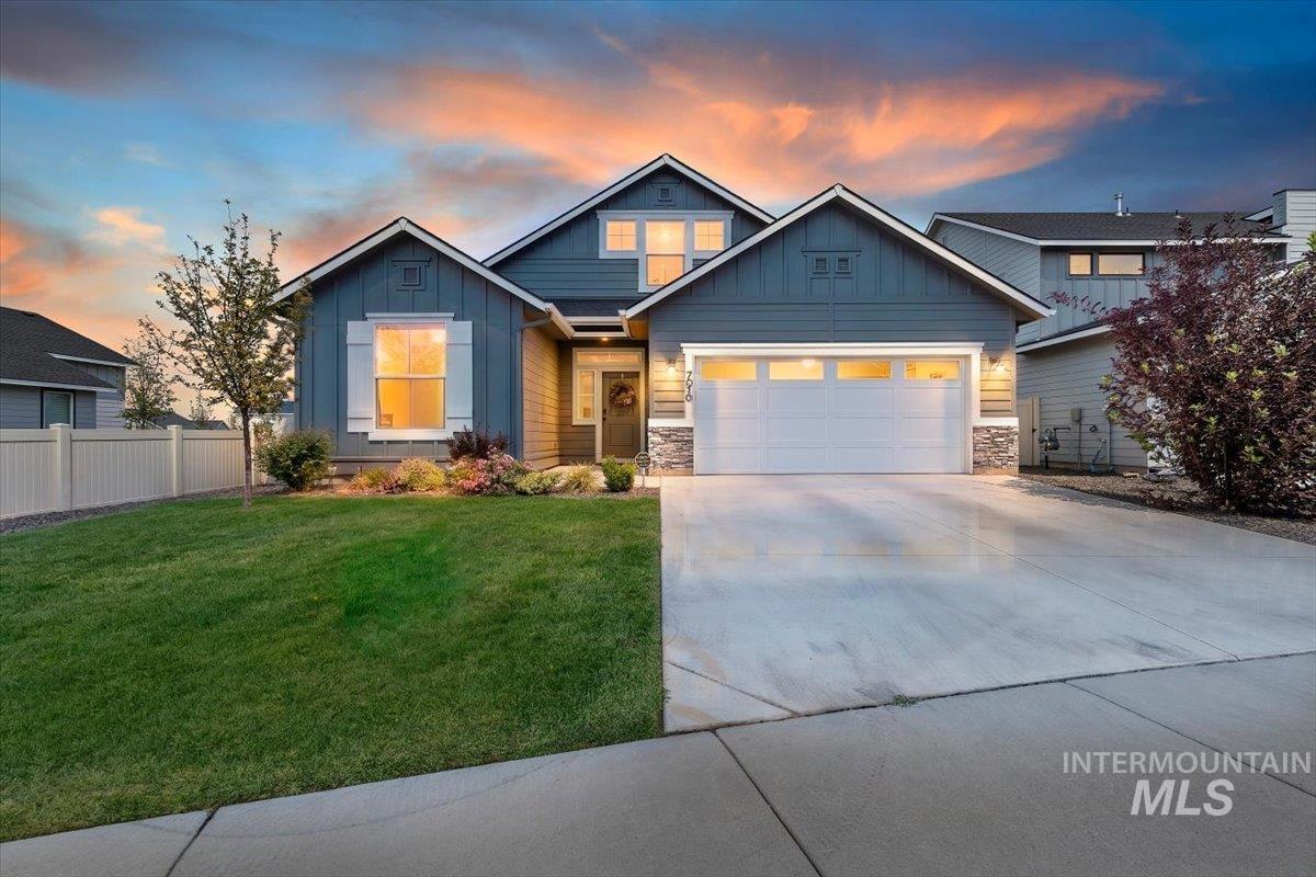 7010 W W Grand Rapids Dr, Meridian, Idaho 83646, 3 Bedrooms, 2 Bathrooms, Residential For Sale, Price $494,990, 98996037