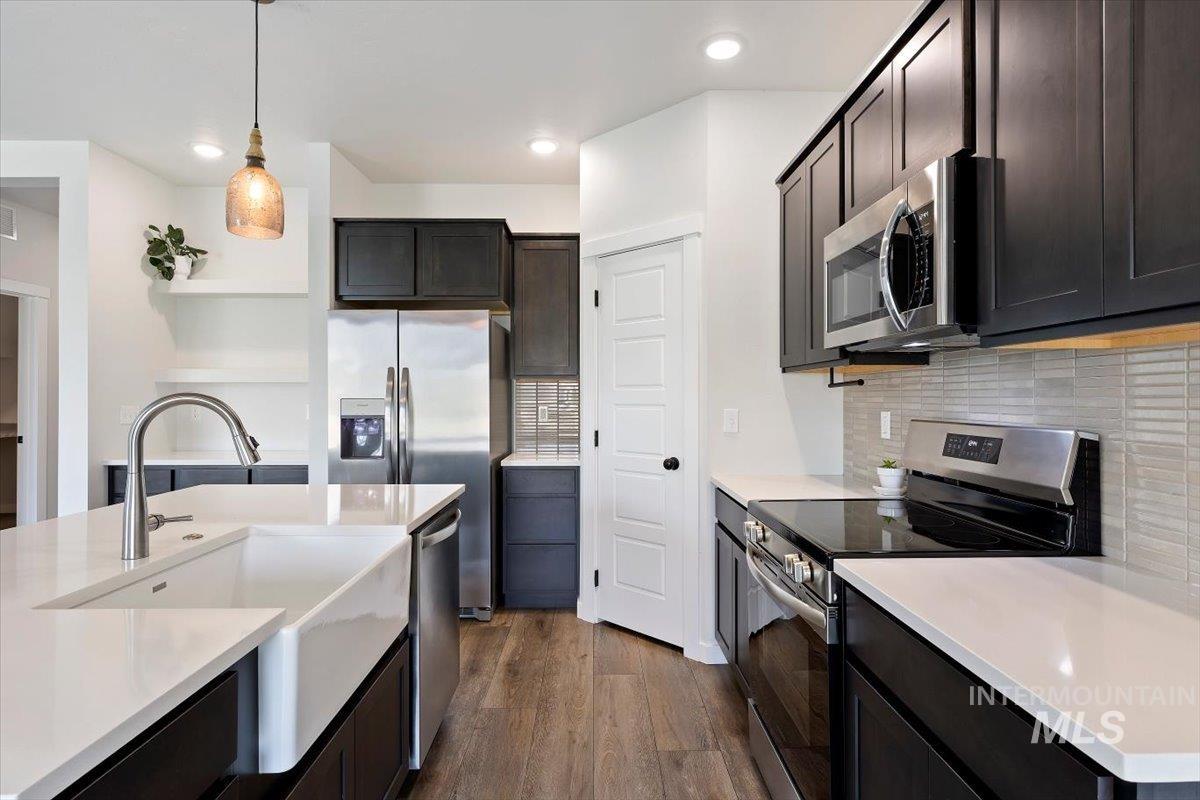 7010 W W Grand Rapids Dr, Meridian, Idaho 83646, 3 Bedrooms, 2 Bathrooms, Residential For Sale, Price $494,990,MLS 98996037