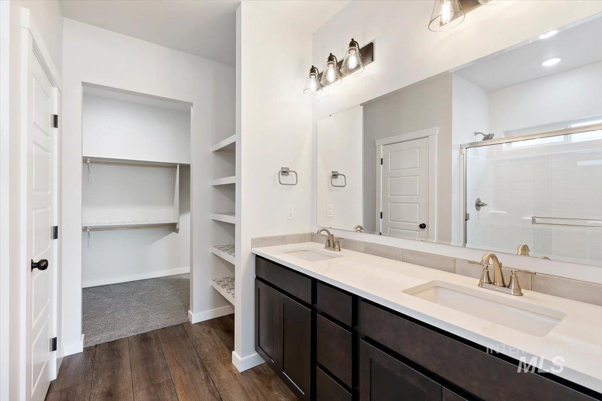 7010 W W Grand Rapids Dr, Meridian, Idaho 83646, 3 Bedrooms, 2 Bathrooms, Residential For Sale, Price $494,990,MLS 98996037