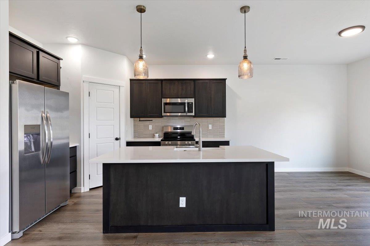 7010 W W Grand Rapids Dr, Meridian, Idaho 83646, 3 Bedrooms, 2 Bathrooms, Residential For Sale, Price $494,990,MLS 98996037