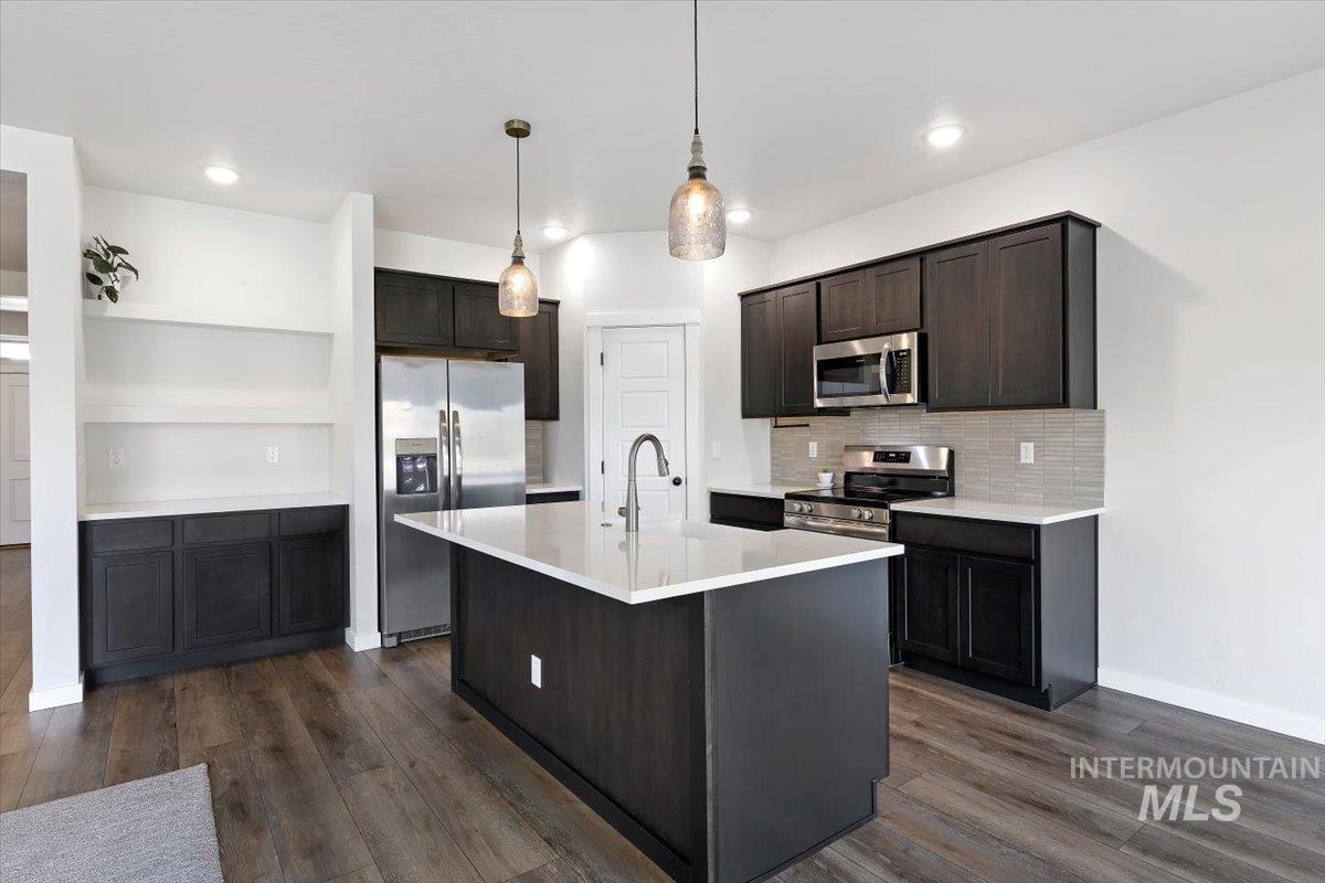 7010 W W Grand Rapids Dr, Meridian, Idaho 83646, 3 Bedrooms, 2 Bathrooms, Residential For Sale, Price $494,990,MLS 98996037