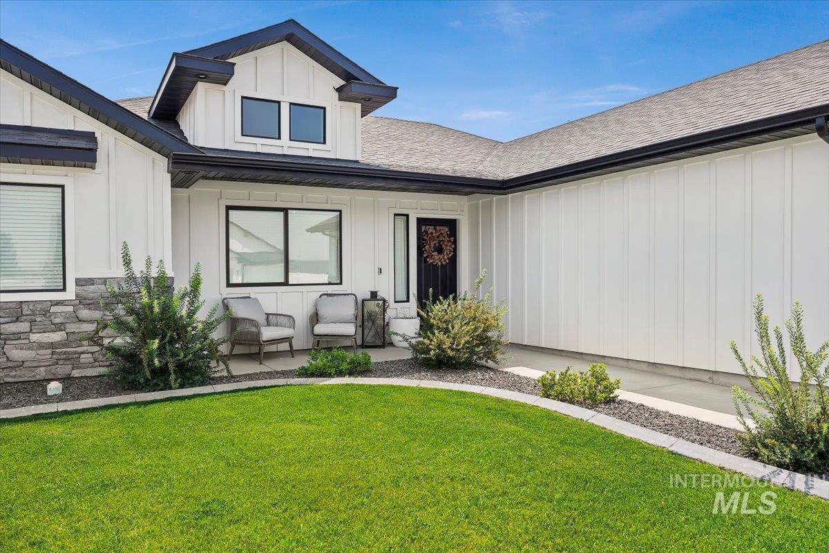 1043 Vista Ave, Kimberly, Idaho 83341, 3 Bedrooms, 2 Bathrooms, Residential For Sale, Price $404,900, 98996049