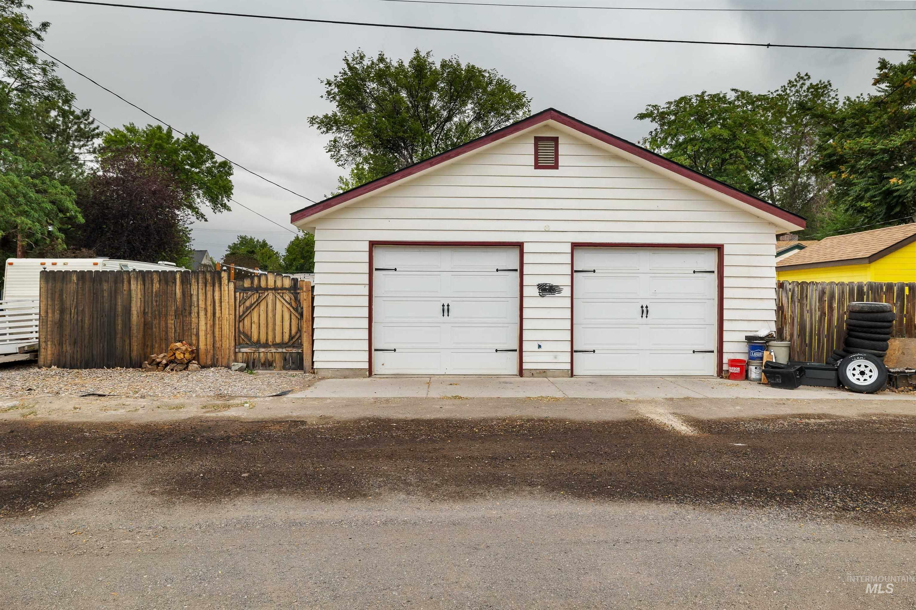 161 8th Ave E, Twin Falls, Idaho 83301, 4 Bedrooms, 2.5 Bathrooms, Residential For Sale, Price $363,000,MLS 98996059