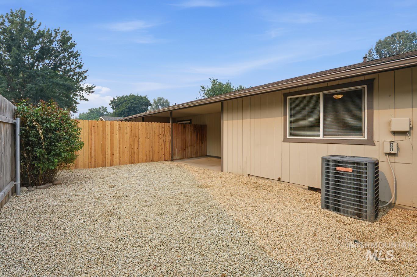 1610 S Londoner Ave, Boise, Idaho 83706, 2 Bedrooms, 1 Bathroom, Residential Income For Sale, Price $595,000, 98996060