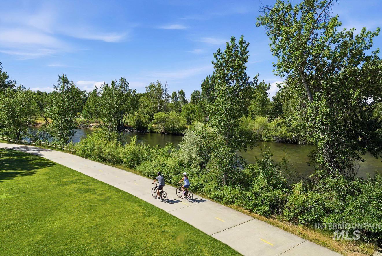 1610 S Londoner Ave, Boise, Idaho 83706, 2 Bedrooms, 1 Bathroom, Residential Income For Sale, Price $595,000, 98996060