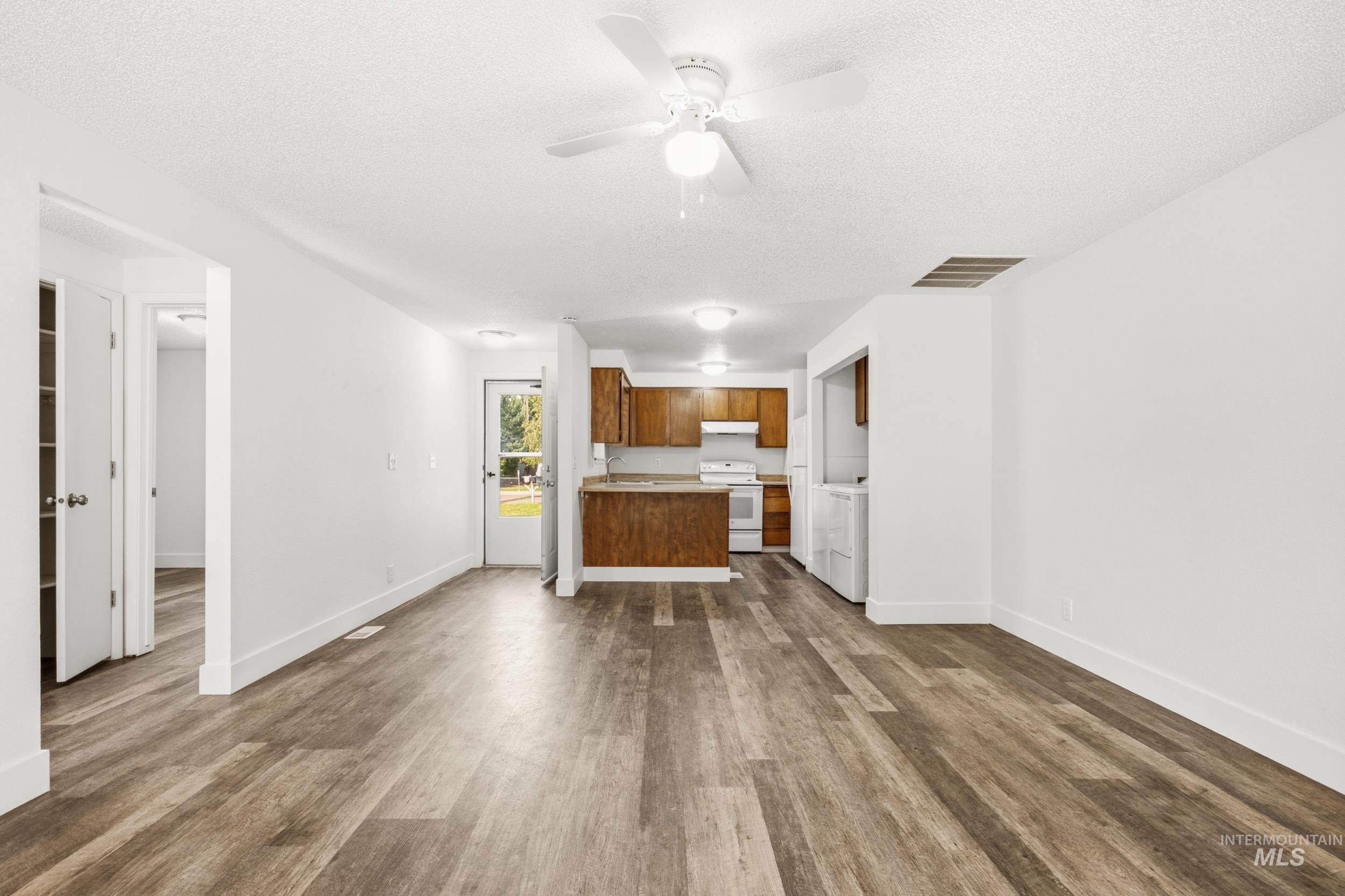 1610 / 1612 S Londoner Ave, Boise, Idaho 83706, 2 Bedrooms, 1 Bathroom, Residential Income For Sale, Price $575,000,MLS 98996060