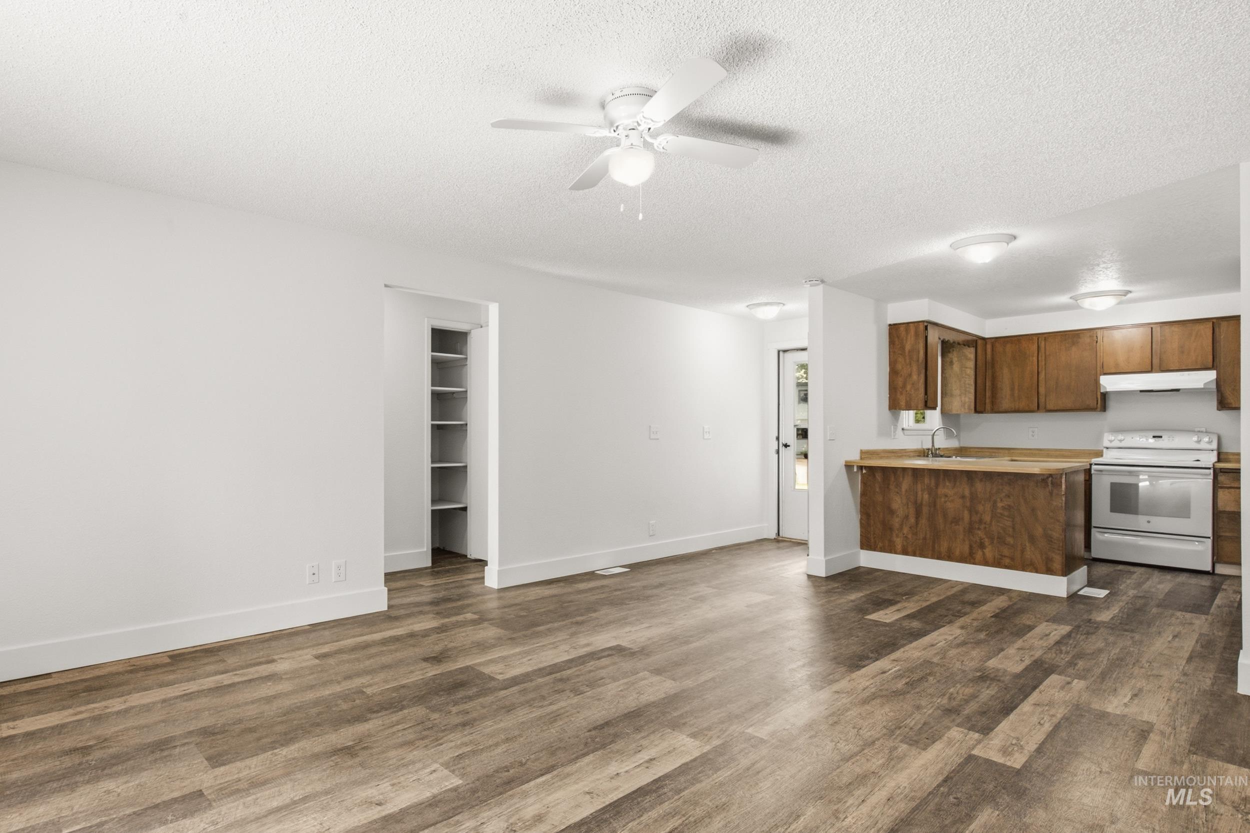 1610 / 1612 S Londoner Ave, Boise, Idaho 83706, 2 Bedrooms, 1 Bathroom, Residential Income For Sale, Price $575,000,MLS 98996060