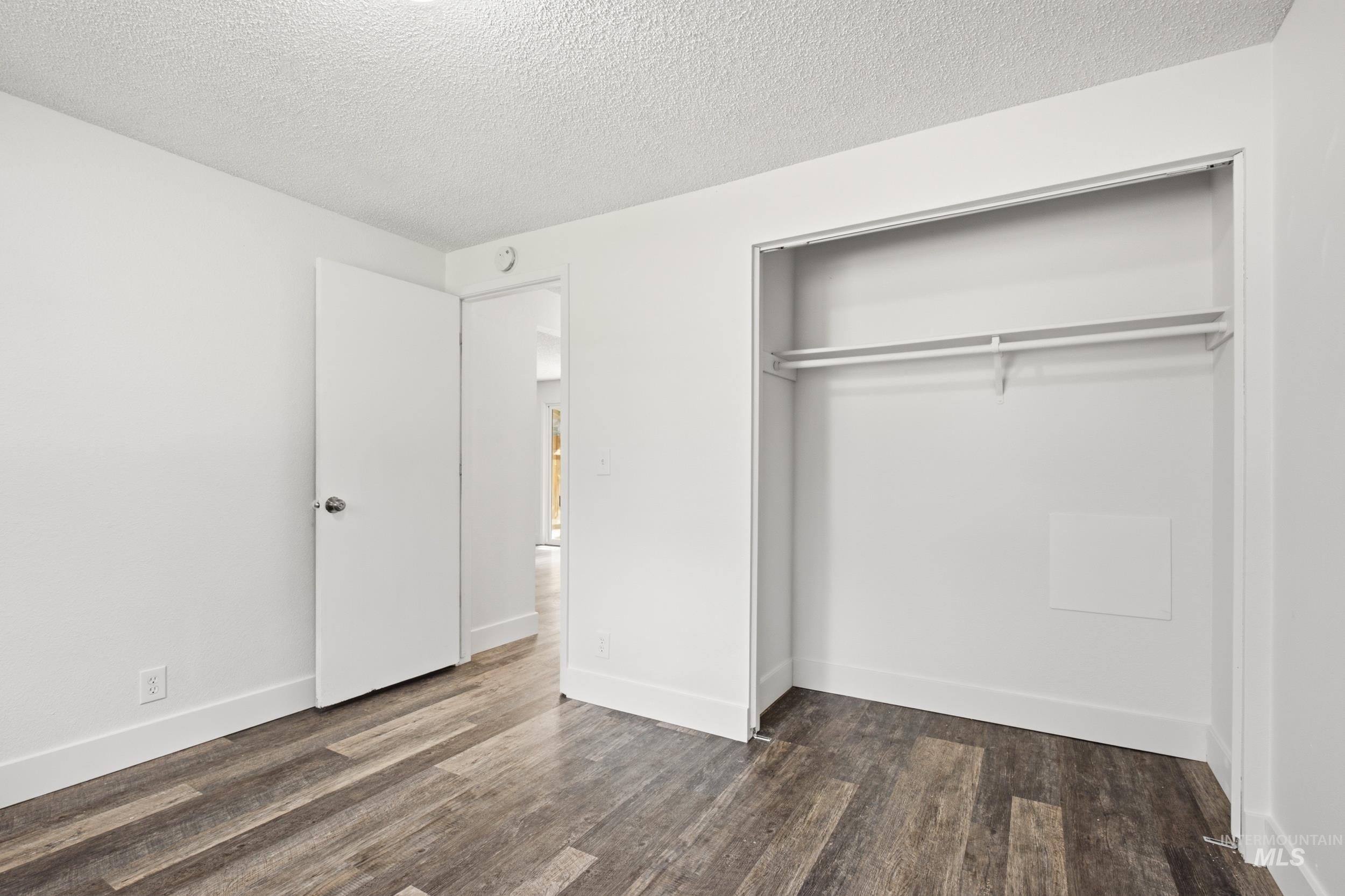 1610 / 1612 S Londoner Ave, Boise, Idaho 83706, 2 Bedrooms, 1 Bathroom, Residential Income For Sale, Price $575,000,MLS 98996060