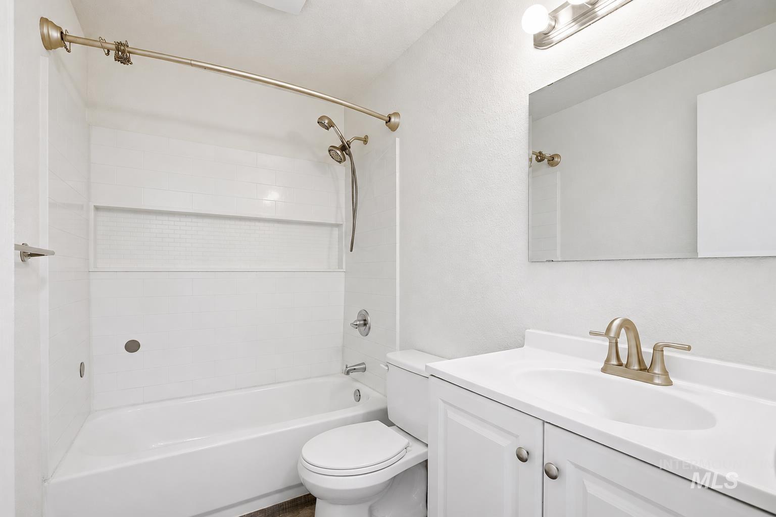 1610 / 1612 S Londoner Ave, Boise, Idaho 83706, 2 Bedrooms, 1 Bathroom, Residential Income For Sale, Price $575,000,MLS 98996060