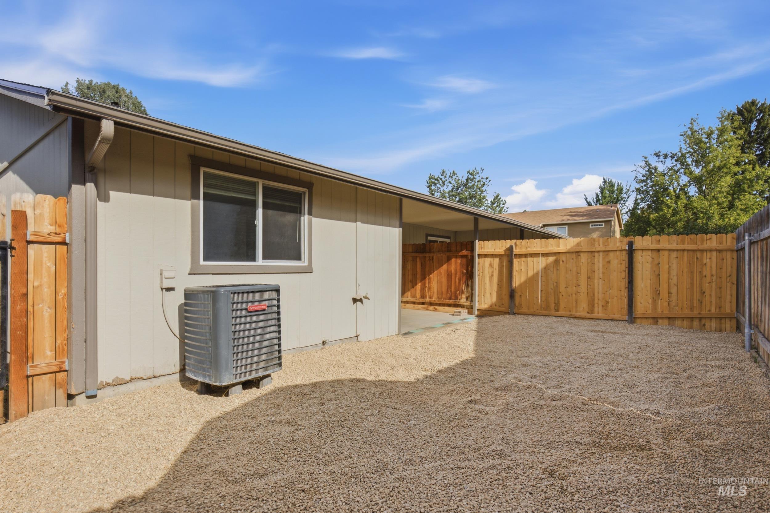 1610 / 1612 S Londoner Ave, Boise, Idaho 83706, 2 Bedrooms, 1 Bathroom, Residential Income For Sale, Price $575,000,MLS 98996060