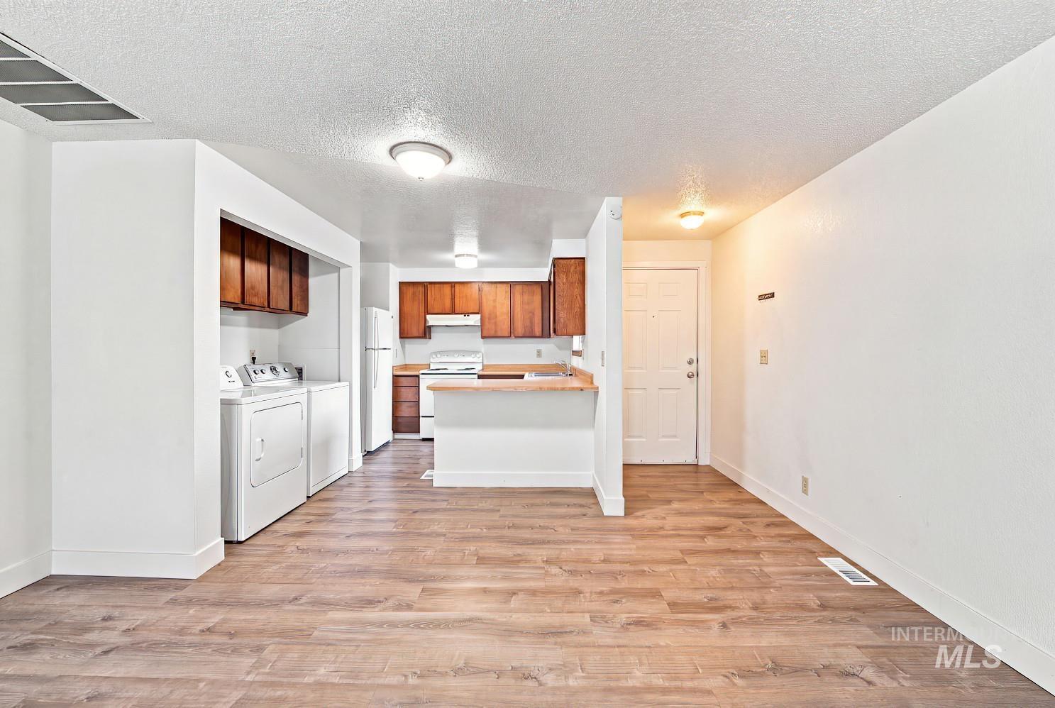 1610 S Londoner Ave, Boise, Idaho 83706, 2 Bedrooms, 1 Bathroom, Residential Income For Sale, Price $595,000, 98996060