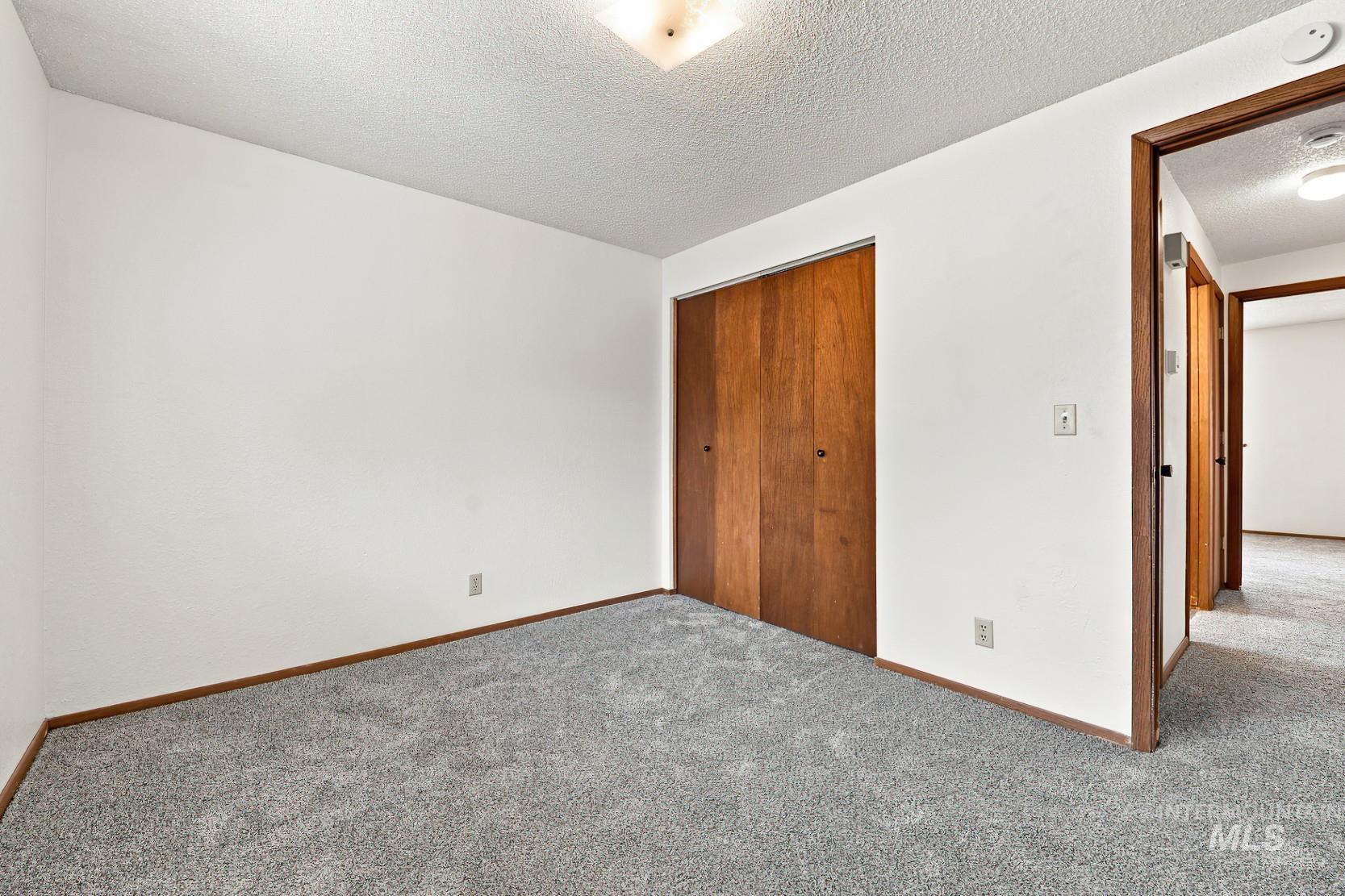 1610 S Londoner Ave, Boise, Idaho 83706, 2 Bedrooms, 1 Bathroom, Residential Income For Sale, Price $595,000, 98996060