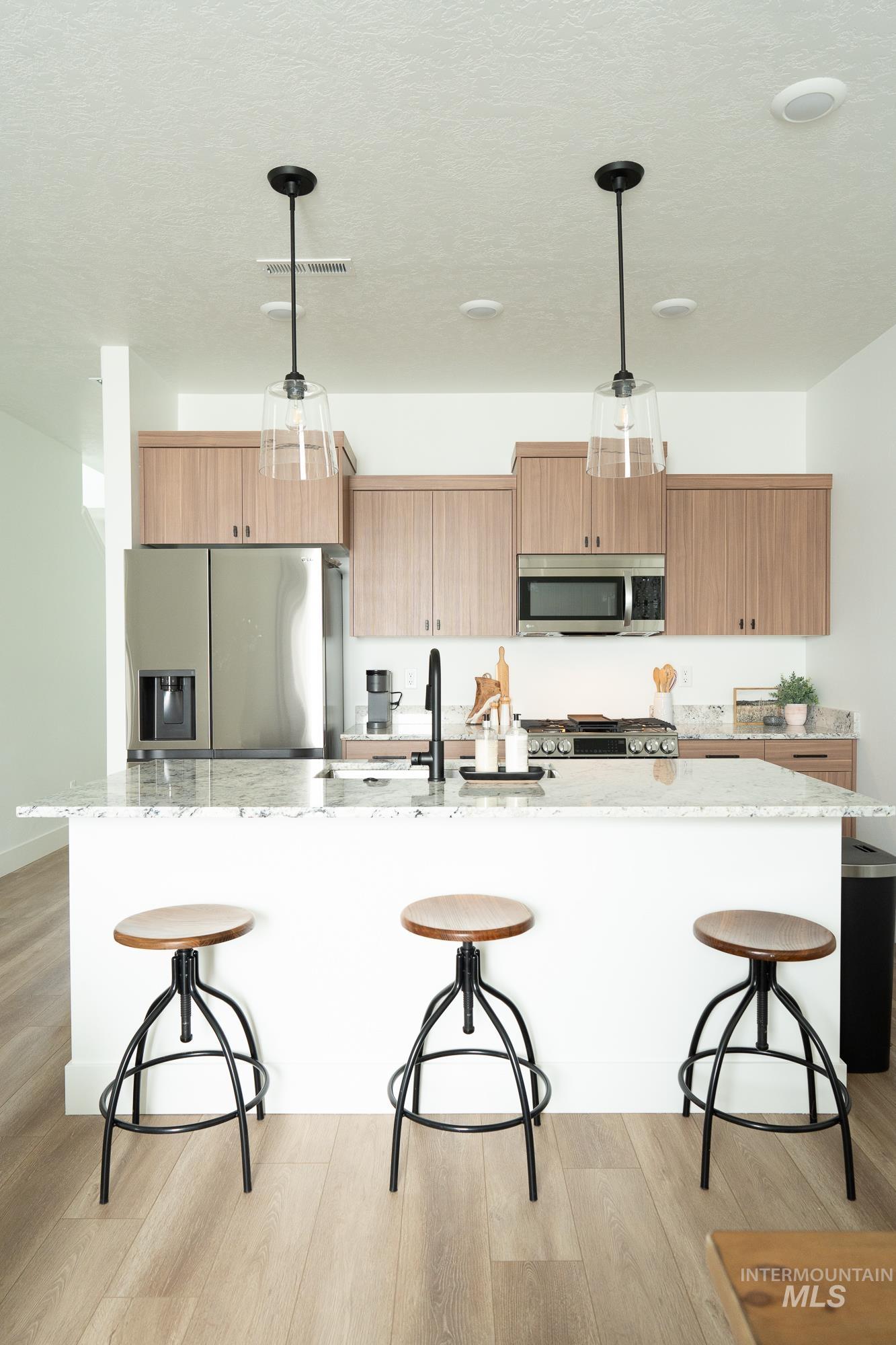 5003 E Woodward Ln., Nampa, Idaho 83687, 3 Bedrooms, 2.5 Bathrooms, Residential Income For Sale, Price $2,399,900,MLS 98996071