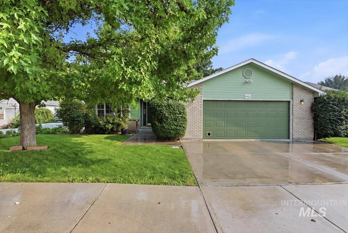 1921 Arcata Way, Ontario, Oregon 97914, 2 Bedrooms, 2 Bathrooms, Residential Income For Sale, Price $390,000, 98996085