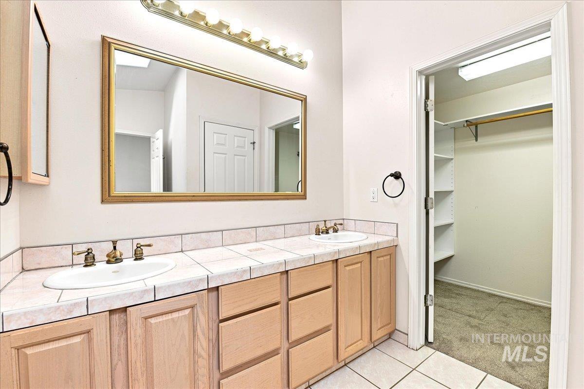 1921 Arcata Way, Ontario, Oregon 97914, 2 Bedrooms, 2 Bathrooms, Residential Income For Sale, Price $390,000, 98996085