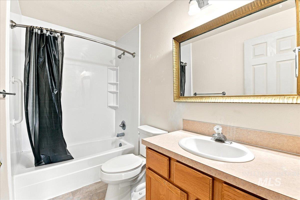 1921 Arcata Way, Ontario, Oregon 97914, 2 Bedrooms, 2 Bathrooms, Residential Income For Sale, Price $390,000, 98996085